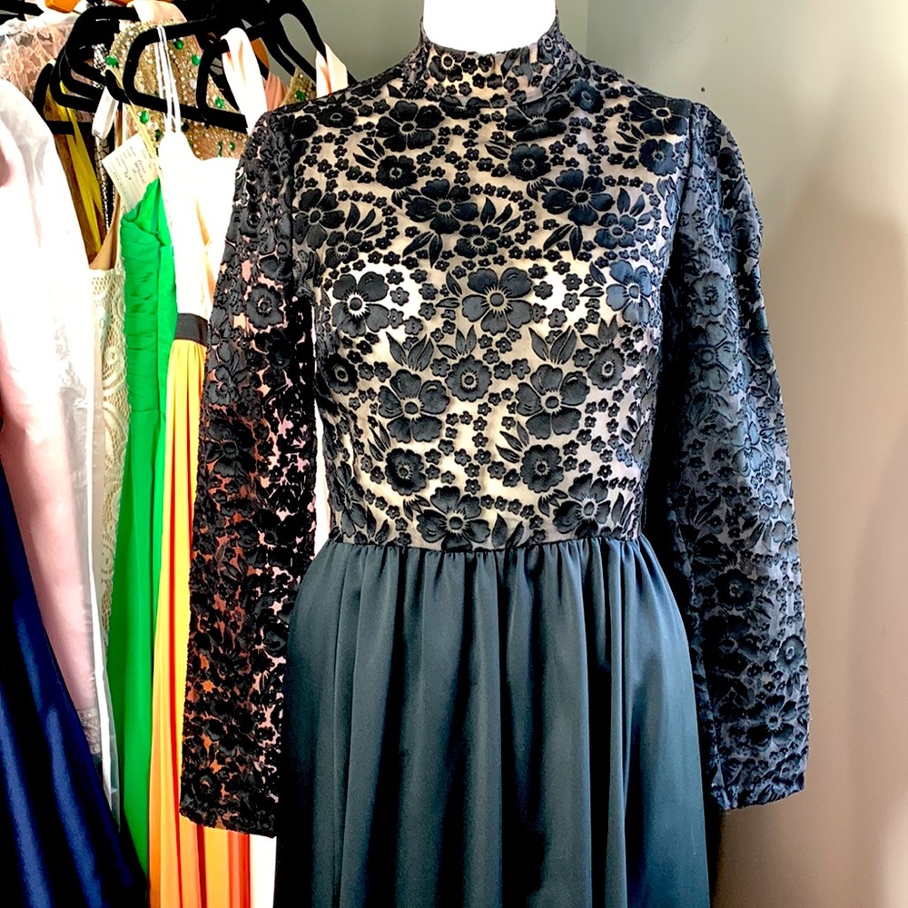 Mardi Gras Vintage Black Lace Embrodery Nude Illusion Dress Long sleeve Small